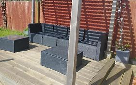 Cosy Garden Studio Room Minimum Two Night Booking