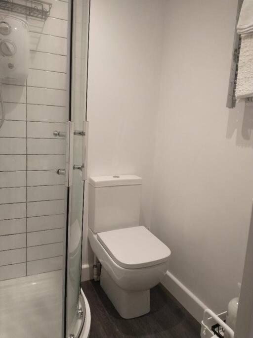 Cosy Garden Studio Room Minimum Two Night Booking Brighton Exterior photo
